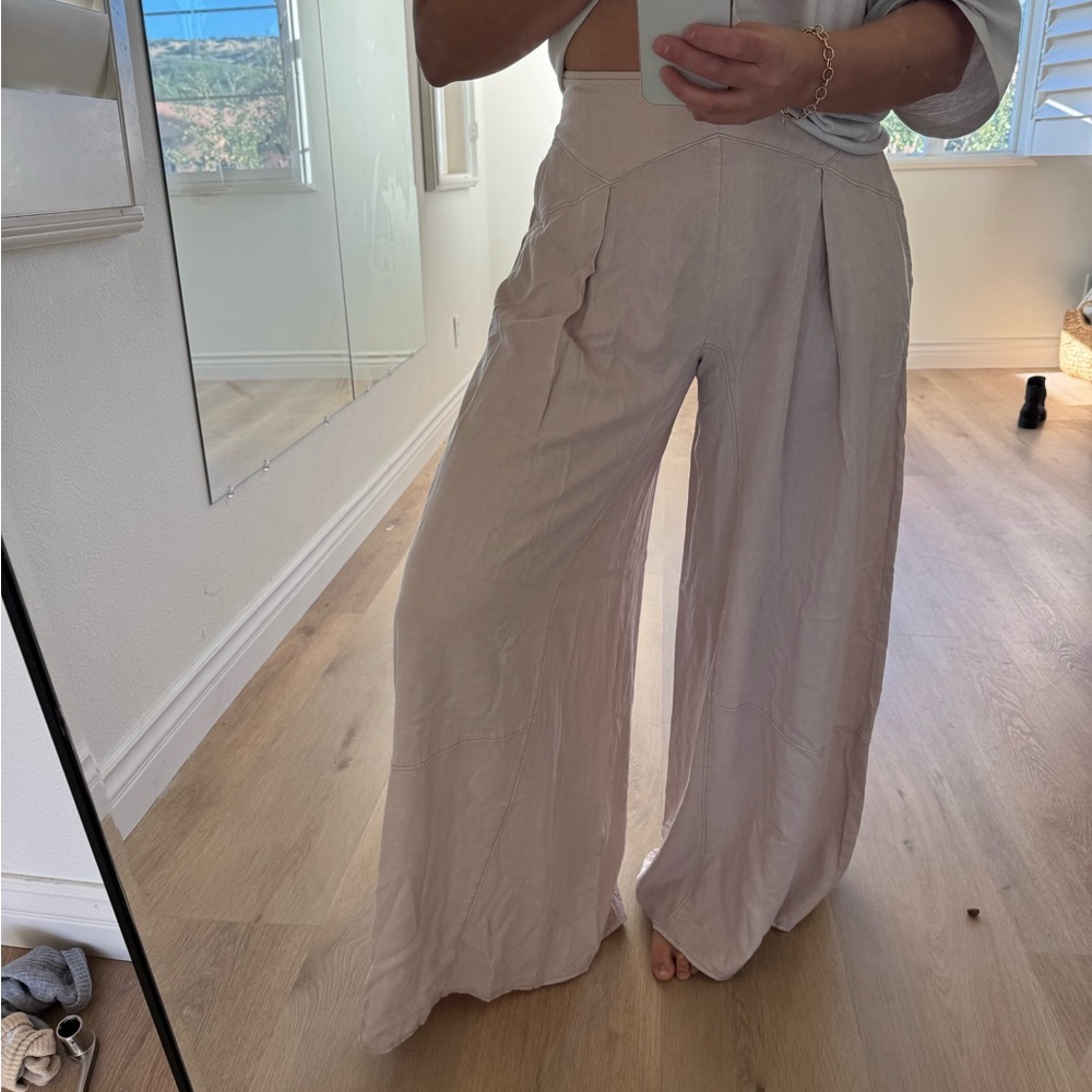 Anthropologie Pilcro Elegant light pink Wide-Leg Pants. Size 28